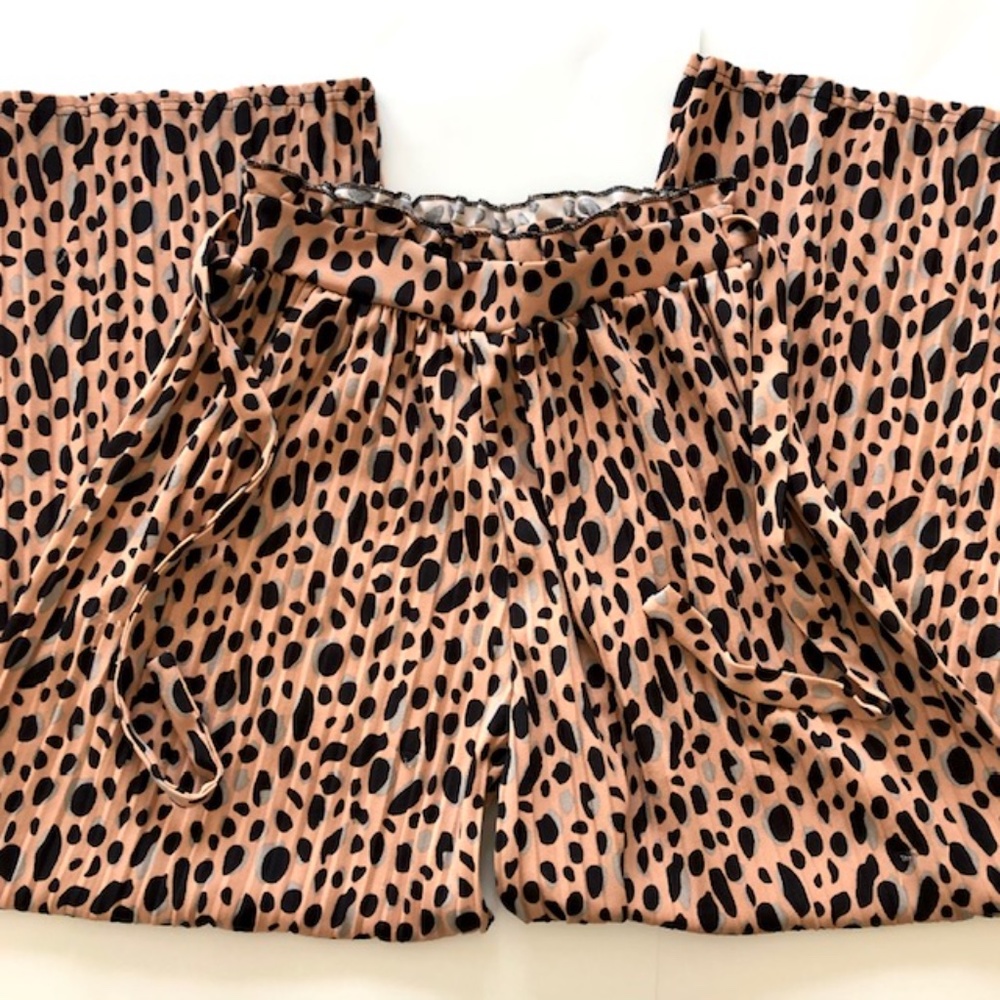 Soho Apparel Pleated Wide Legged Leopard Pants - Picture 4 of 8